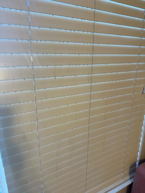 dirty blinds before cleaning